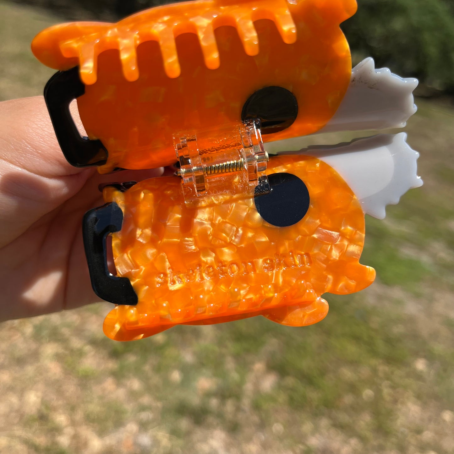 pochita claw clip